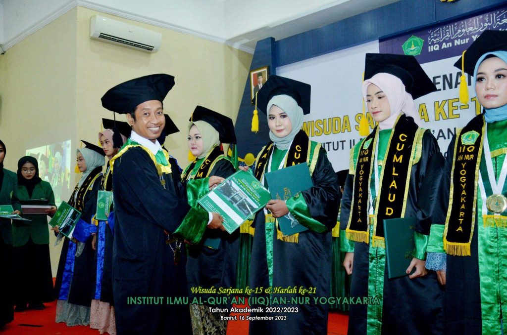 Sarjana - Sarjana Cumlaude hingga Hafidzah