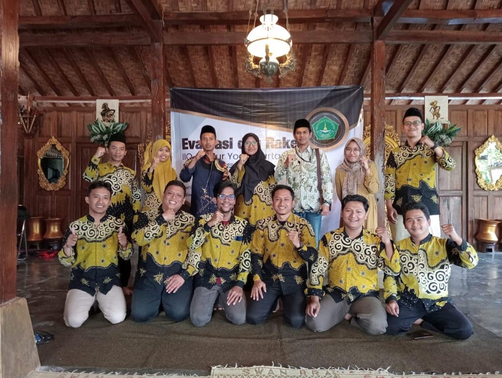 Perkuat kinerja - <strong>Perkuat Kinerja, Fakultas Tarbiyah IIQ An Nur Lakukan Evaluasi dan Rapat Kerja</strong>