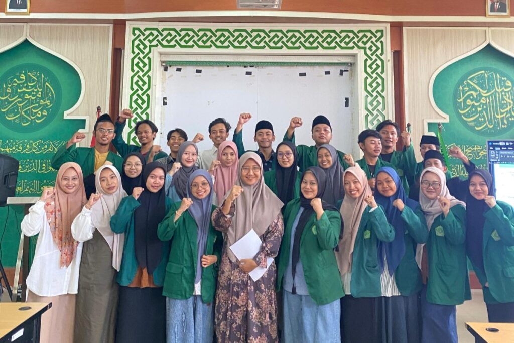 WhatsApp Image 2024 07 18 at 16.27.07 2 - DEMA Fakultas Tarbiyah dan HMPS PGMI IIQ An Nur Yogyakarta Gelar Sarasehan dan Up Grading