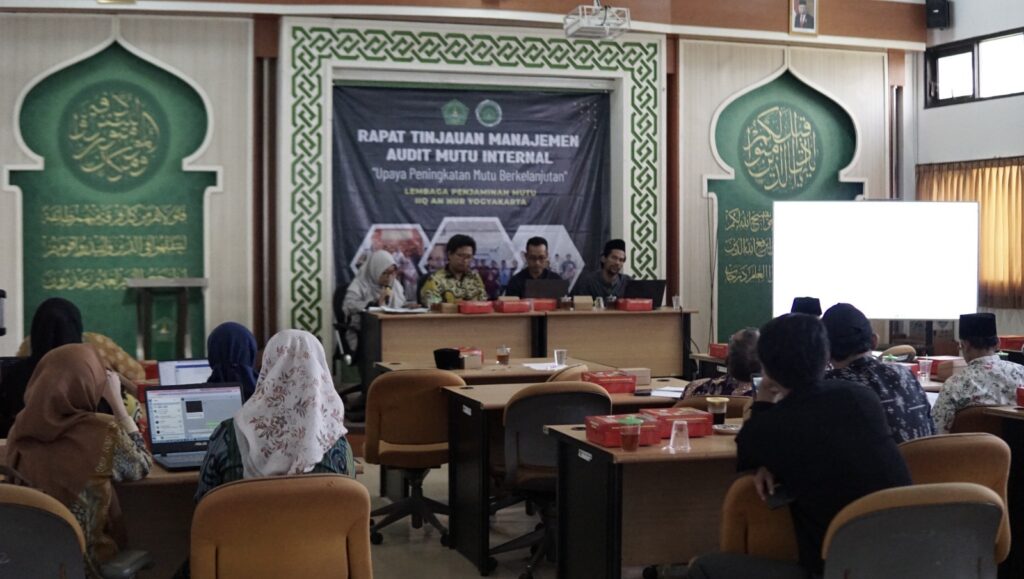 e25ab34d 8691 4795 9bf8 719b918bf815 - Bahas Hasil Audit Mutu Internal Kinerja Prodi dalam Rapat Tinjauan Manajemen