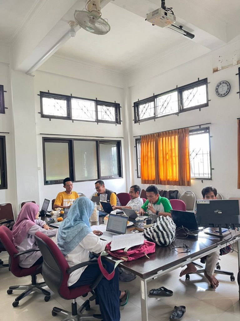 WhatsApp Image 2025 11 04 at 17.14.56 - Rapat Pimpinan PGMI IIQ An Nur Bahas Penyusunan RPS, Kerjasama Mitra, dan Strategi Prestasi Mahasiswa di Tingkat Nasional