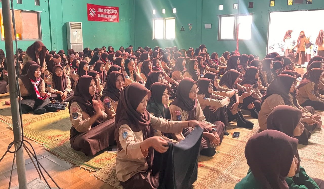 Mahasiswa PLP IIQ An Nur Yogyakarta Beri Edukasi Fiqih Thaharah Bagi Siswi SMA N 1 Kasihan
