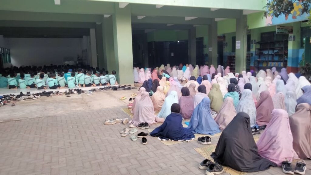 minn 1 - Pembiasaan Salat Dhuha Berjamaah di MIN 1 Bantul: Upaya Mengukuhkan Karakter Religius Siswa Bersama Mahasiswa PLP IIQ An Nur Yogyakarta